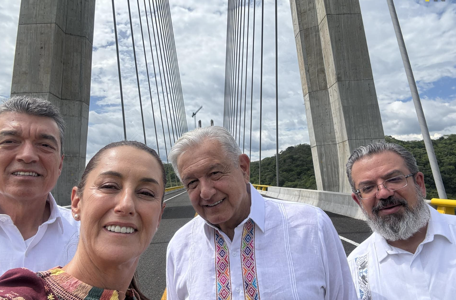 López Obrador inaugura el puente de La Concordia